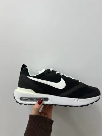 Nike Air Max Dawn Black
