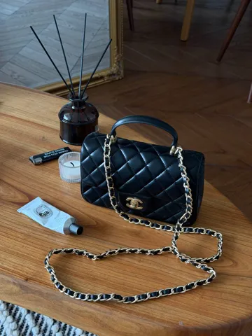 Chanel Mini Flap Bag Black/Gold Hardware