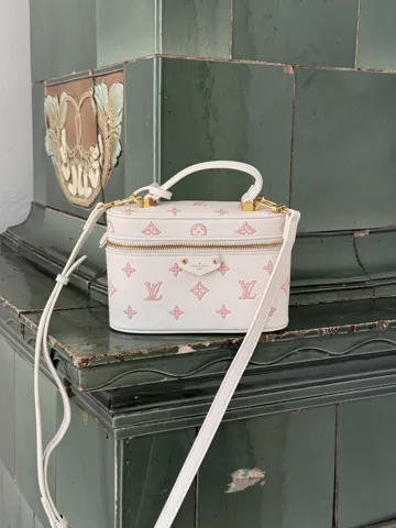 Louis Vuitton Vanity Chain Pouch Monogram White/Pink